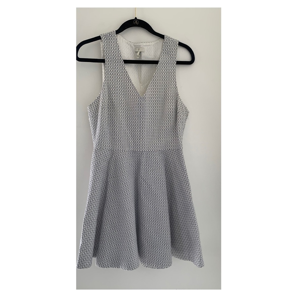 Joie V-Neck Sleeveless Blue and White Midi Dress